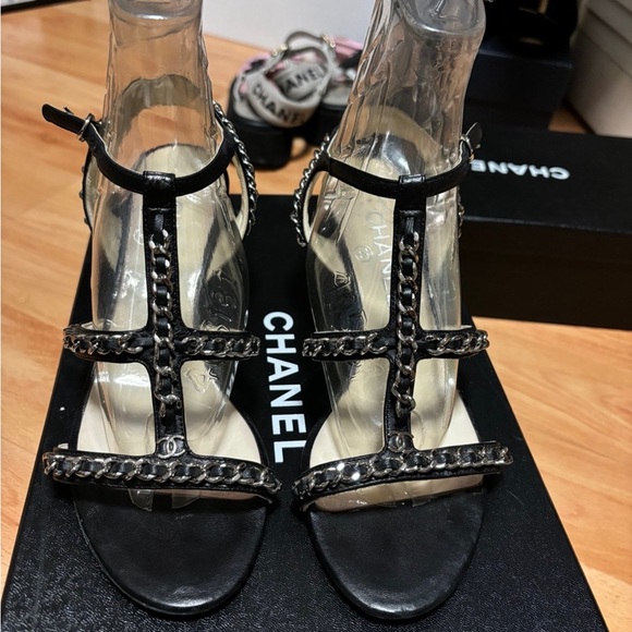 Chanel sandals - Picture 3 of 11